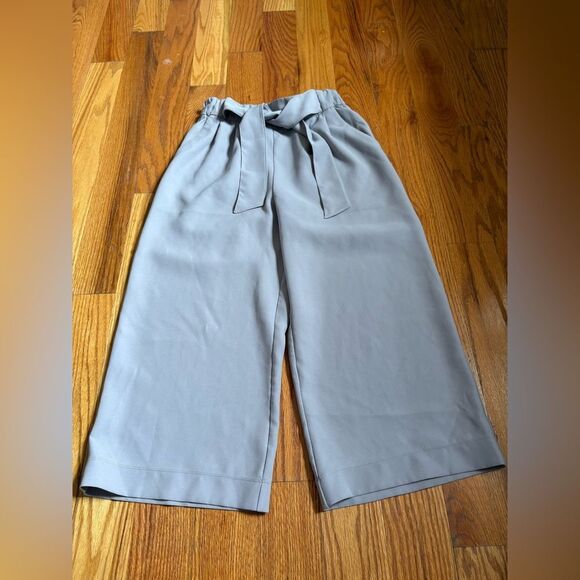 lululemon athletica Light Gray Cropped Pants - Picture 3 of 6